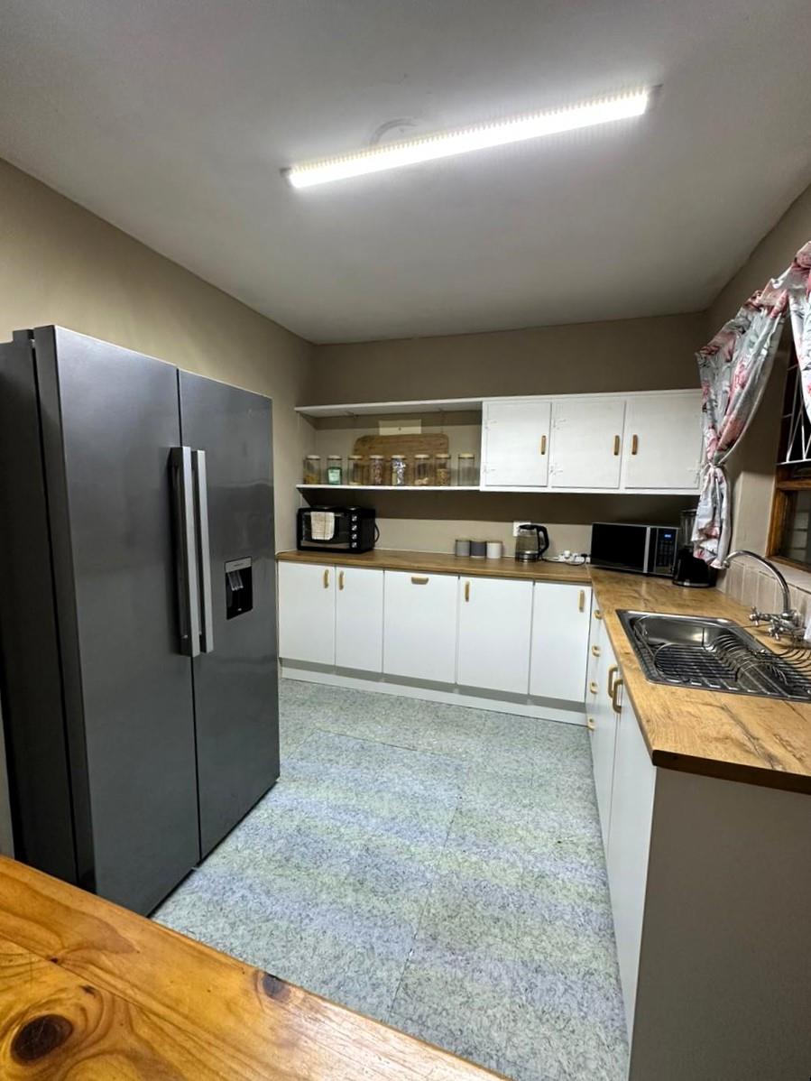 5 Bedroom Property for Sale in Wavecrest Eastern Cape
